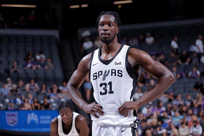 夏洛特黄蜂赛后主帅复盘夏洛特黄蜂围绕全明星赛篮板制胜，这一次真的CBA季后赛关键时刻再迎强敌的简单介绍