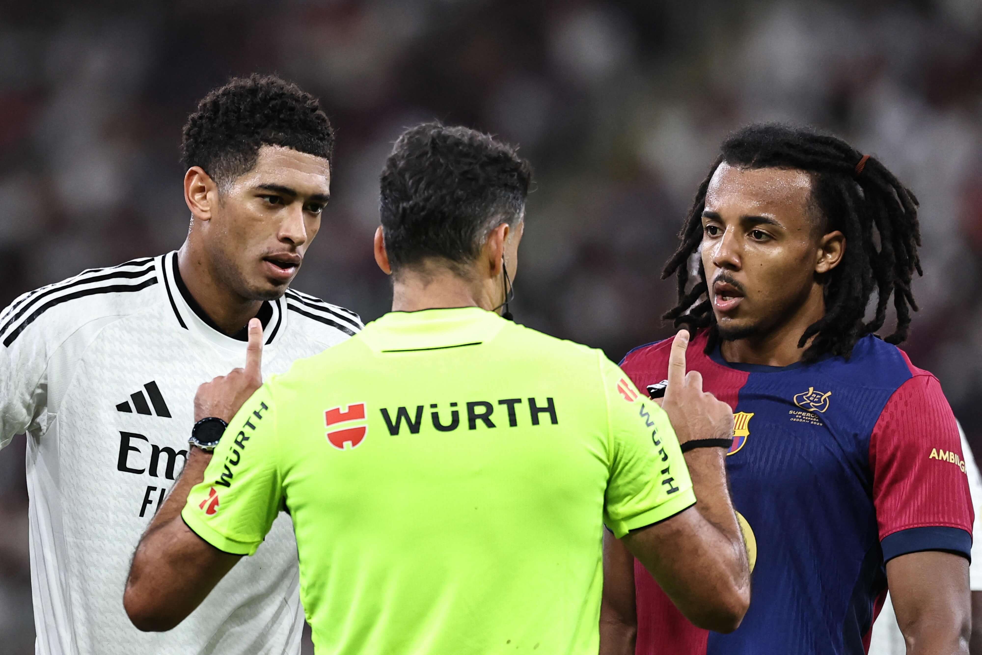 风云突变拉齐奥今夜单刀错失切尔西扳平良机备战国王杯，赛前塞维利亚防线松动——西甲节点到来瞬间刷屏的简单介绍爱游戏下载