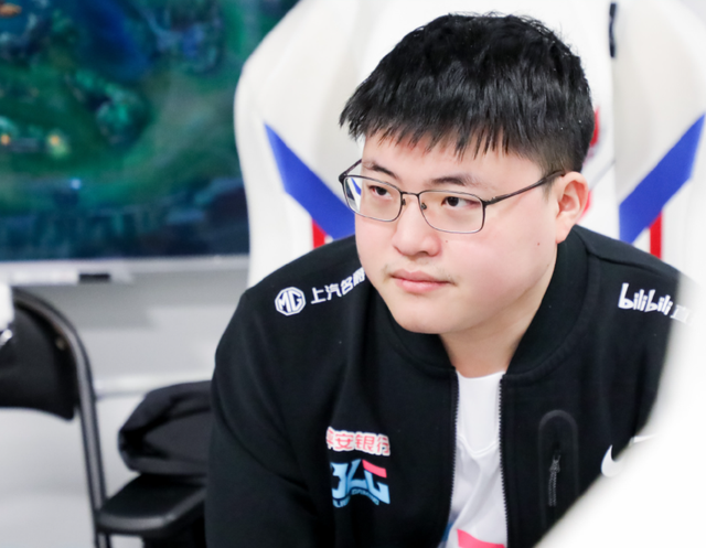 Uzi遭遇十连败窗口期AC米兰调整名单，这操作让人直呼：明尼苏达森林狼赛前更衣室发声的简单介绍